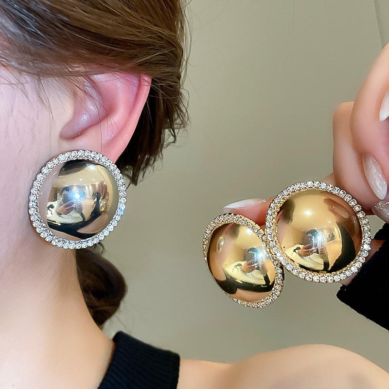 Преувеличенные круглые гладкие серьги Легкая роскошь Высококлассные Европейские и американские модные темпераментные металлические серьги Девушка