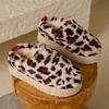 Леопардовые ботинки для снега на толстой подошве, хлопковые туфли на толстой подошве и каблуке-рюмке, пушистые и плюшевые, и хлопковые ботинки для снега больших размеров.