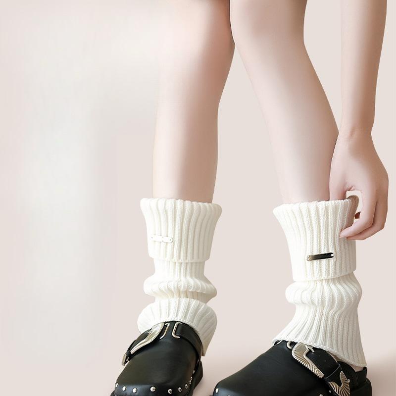 Metal Logo Retro Coffee Brown Set for Women's Autumn and Winter Fashionable and Versatile Knitted Pile Sock Calf Set