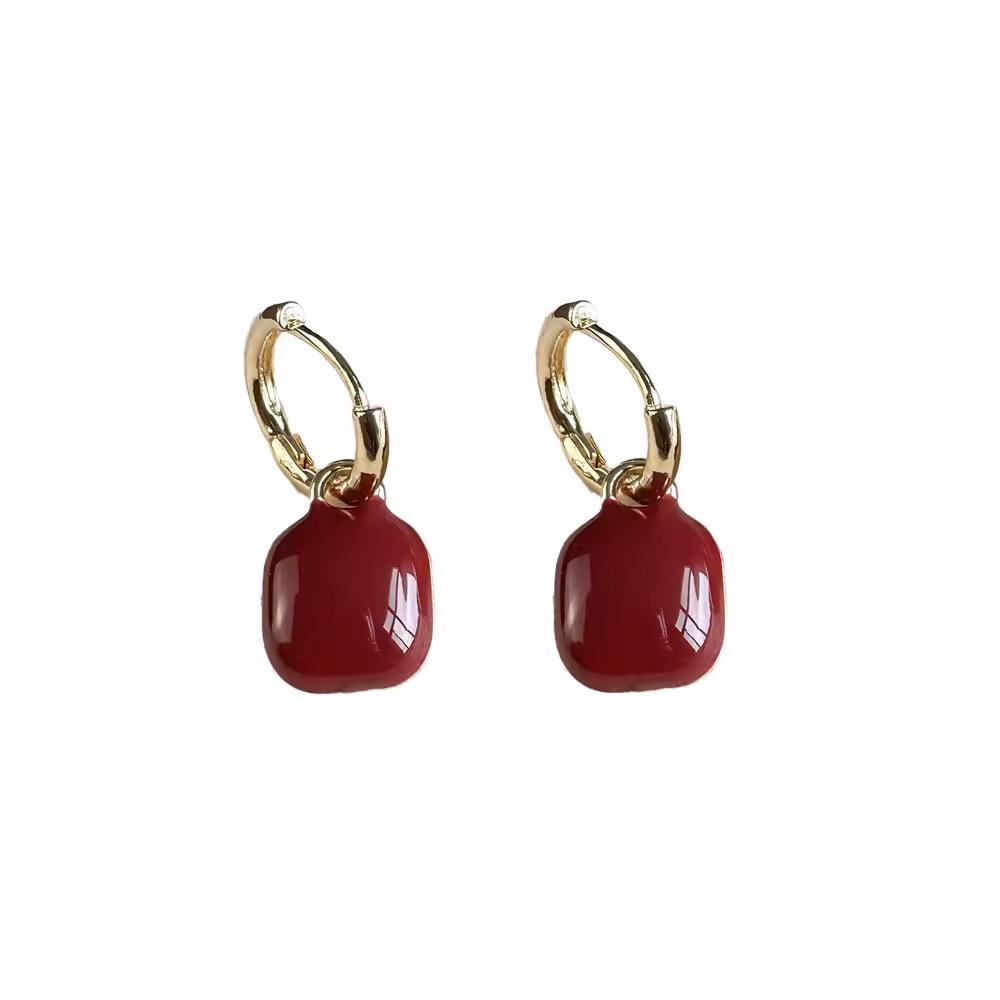 Retro Hong Kong Style Red Earrings Light Luxury High-End Female Mature Temperament Earrings Winter Versatile Ear Buckle Square Earrings