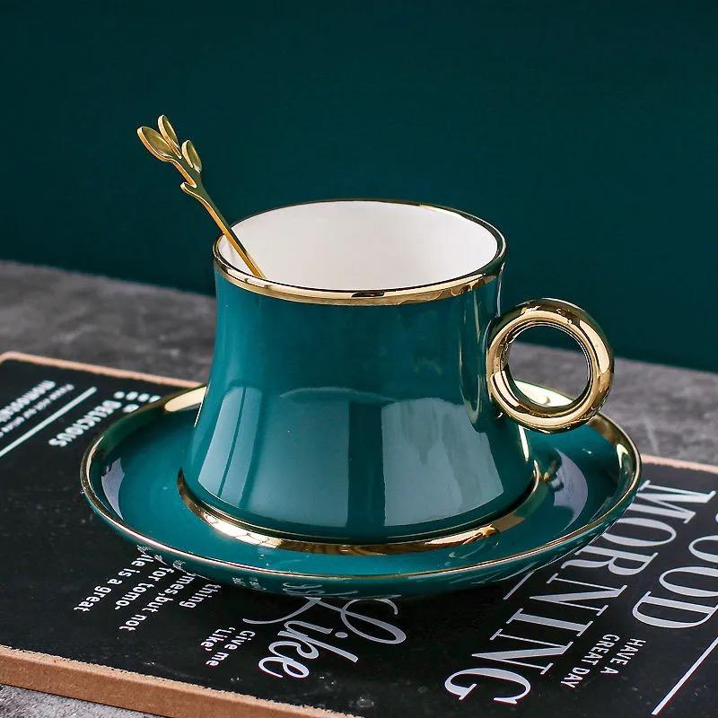 Керамический кофейный набор в европейском стиле – маленькая роскошная фарфоровая чашка с блюдцем и ложкой, дизайн с золотым ободком