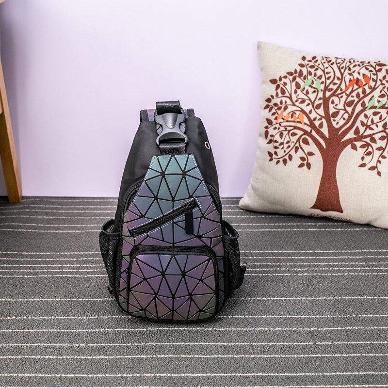 Нагрудный рюкзак с геометрическим принтом