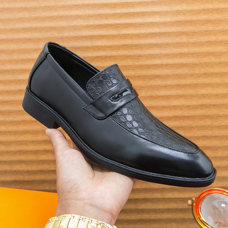 Hot Selling Soft Soled Comfortable Leather Loafers Men's Flat Bottom Work Shoes Anti Slip Commuting Men's Driving Shoes
