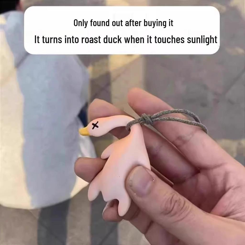 UV Color-Changing Roast Duck Pendant Keychain – Cute, Quirky Swinging Duck with Sand Sculpture Charm