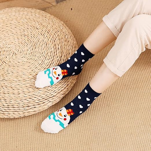 5 Pairs Set Women Christmas Crew Socks, Cute Cartoon Santa Reindeer Snowman Bear Printed Mid Calf Socks, Heart Pattern Casual Xmas Socks
