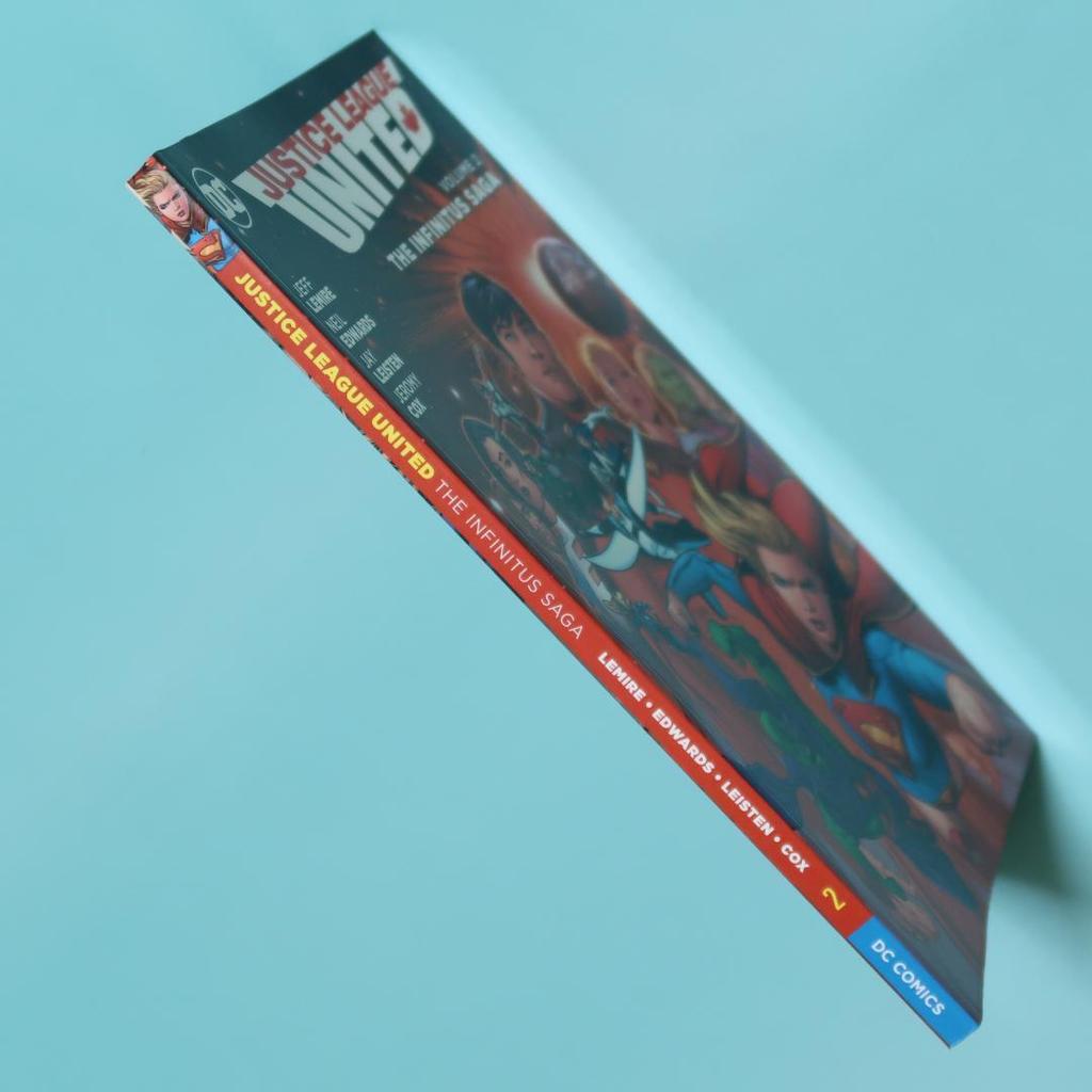 [Б/У] Распродажа! Зарубежные Книги Американские Комиксы Лига Справедливости Объединенная 2 DC