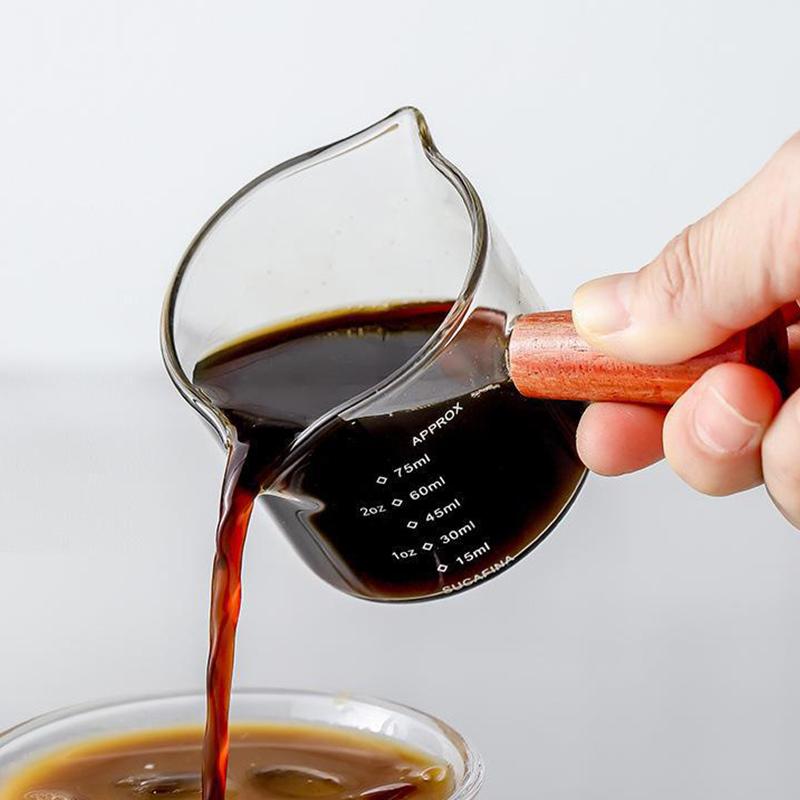 Стеклянная мерная кружка для эспрессо с деревянной ручкой, мини-стеклянная кружка для молока, принадлежности для кофейни, прозрачная мерная кружка для кухни, кофейная посуда