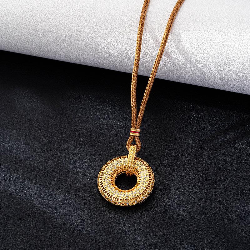 Hollow Safety Buckle Round Filigree Women's Luxury Jewelry Necklace Pendant
