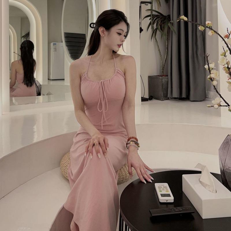 Сексуальное чистое и сексуальное платье-халтер на шее для женщин летом, облегающее талию и стройнящее, горячая девушка с бедрами и открытой спиной, юбка миди