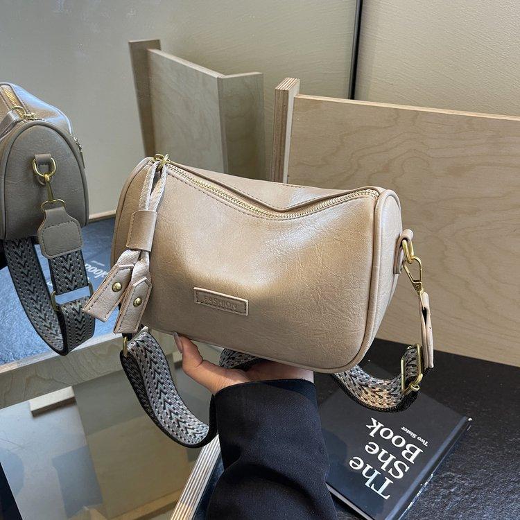 Popular Bags Women's New High-end Large-capacity Messenger Bags Casual Broadband Shoulder Armpit Bags