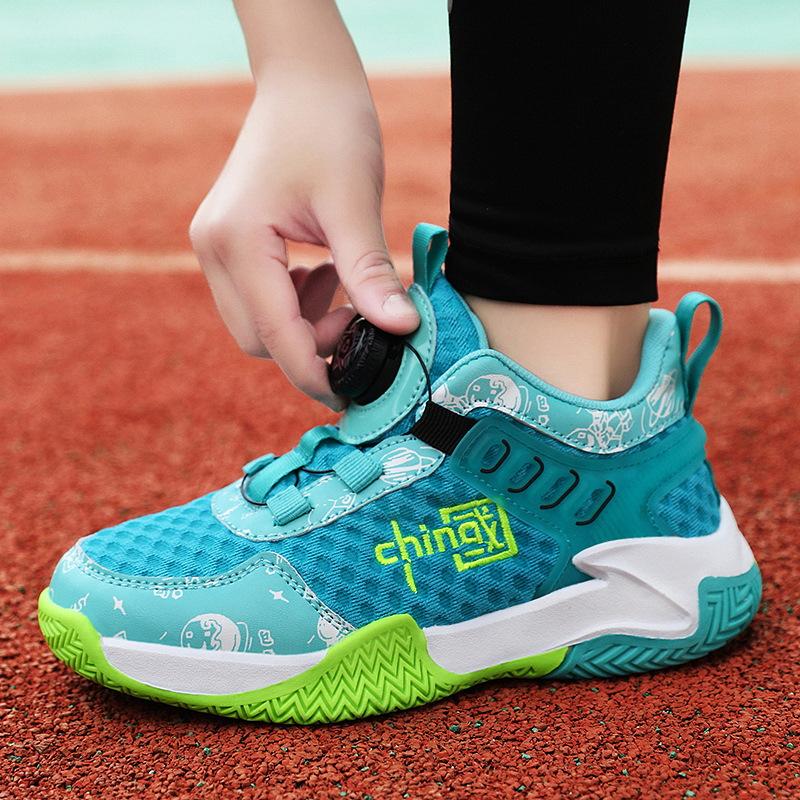 Спортивная обувь для мальчиков 2025 года, детская обувь с вращающимися кнопками и сеткой, кроссовки для детей среднего и старшего возраста, баскетбольные кроссовки с двойной сеткой