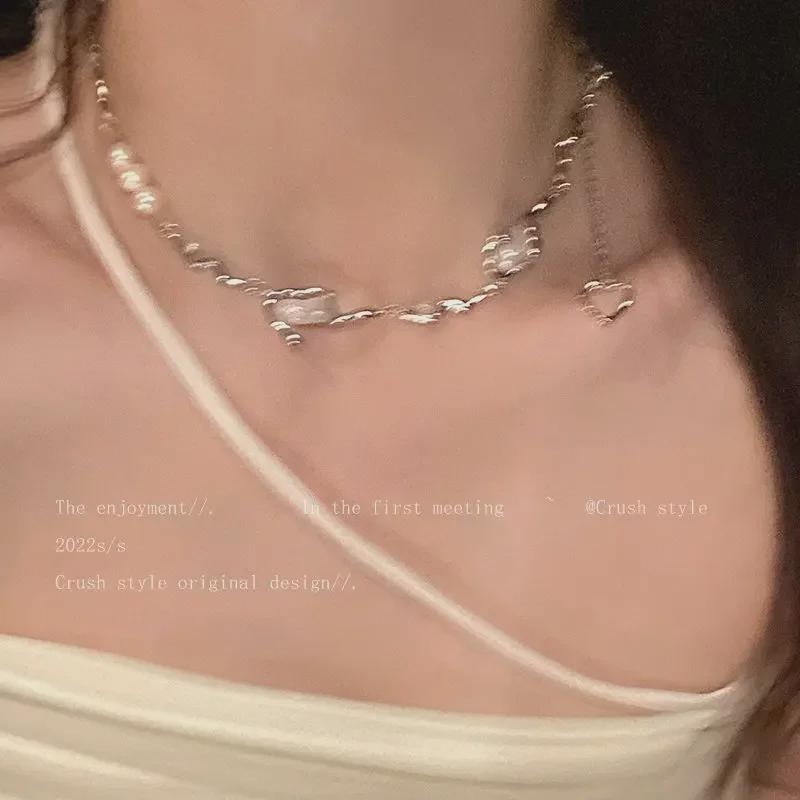 Ожерелье из нерегулярного жемчуга - элегантная и модная цепочка на ключицу для женщин