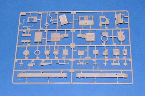 Hobby Boss Серия боевых машин 1/35 Французский легкий танк Renault R35 Пластиковая модель 83806
