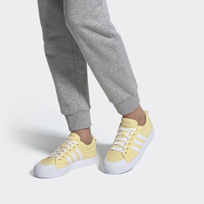 adidas Neo Bravada Нескользящие Легкие Прочные Низкие Кеды для Скейтбординга Женские Кроссовки Желтый Белый FW2908