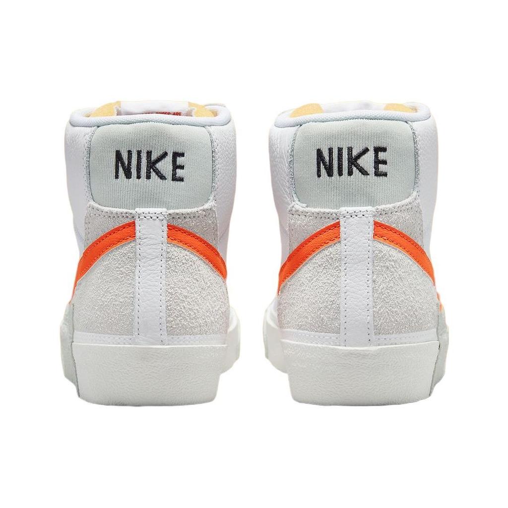 Nike Кроссовки мужские Nike Blazer Mid 77 Pro Club Remastered - Белый Оранжевый Безопасный Парусный Светло-Серебристый DQ7673-103