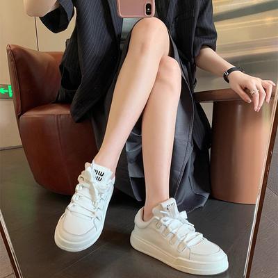 Кожаная версия толстоподошвенные увеличивающие рост повседневные спортивные туфли маленькие белые туфли женские универсальные с круглым носком туфли-хлебушки на шнуровке увеличивающие рост кеды