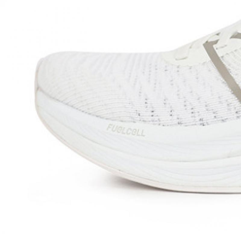 New Balance Женские кроссовки Pure Cell Propel V4