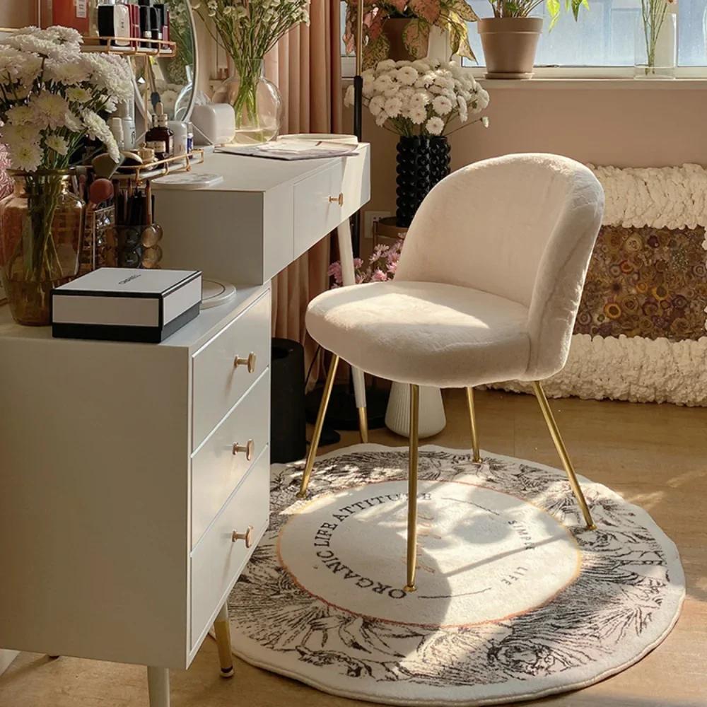 Nordic Dresser Vanity Soft Chair Home Accent Chairs Designer Modern Morocco Accent Chairs Fur Cushion Lounge Chair for Bed Room