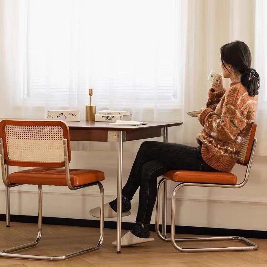 Плетеный стул скандинавский ретро в форме банта - Стиль середины века для кафе, отеля или зон отдыха