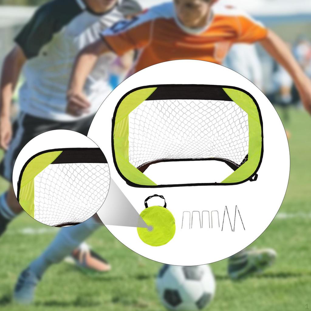 Футбольная сетка для тренировок на площадке с оборудованием