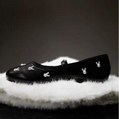 Маленькие ароматные ветровые туфли женские 2024 Весна Новые Фея Ветер жемчужные круглые ретро туфли Мэри Джейн на низком каблуке с неглубоким носком