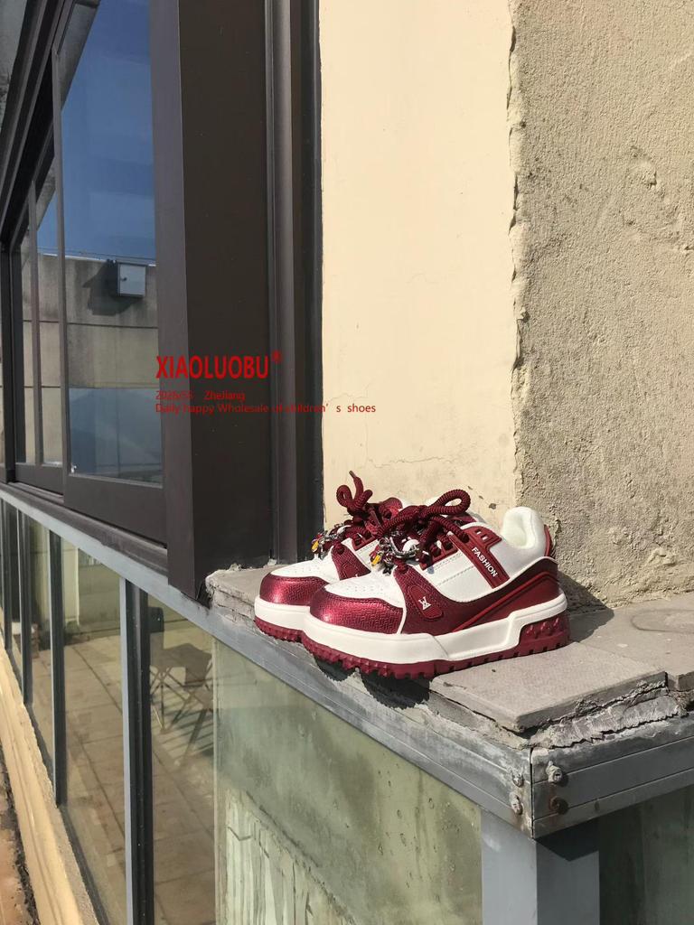 2026 Spring Children's Lightweight Casual Shoes - Boys' & Girls' Classic Pendant Sneakers