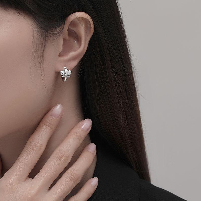 Glossy Crown Earrings Retro and Old Personality Trend Men's and Women's Cold Wind Earrings