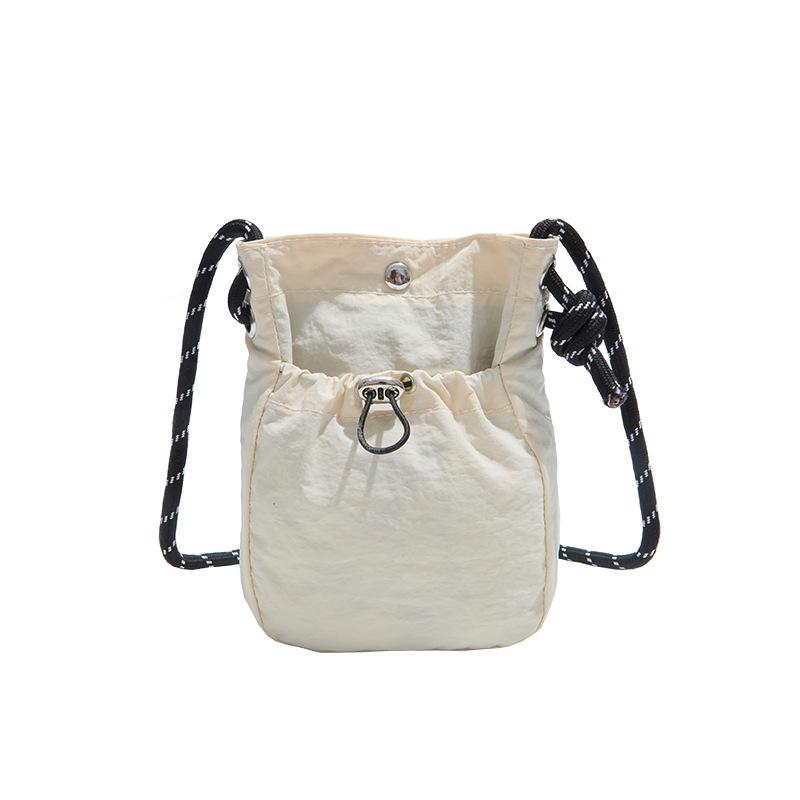 2025 Новая Япония и Южная Корея литературная сумка-мессенджер на одно плечо с кулиской маленькая сумка нишевый смысл мода высокая ценность сумка для мобильного телефона из нейлона женская