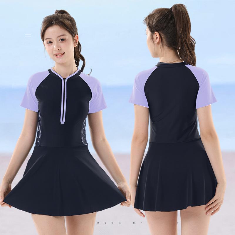 2025 Новый консервативный слитный купальник больших размеров для женщин, обеспечивающий привлекательную посадку