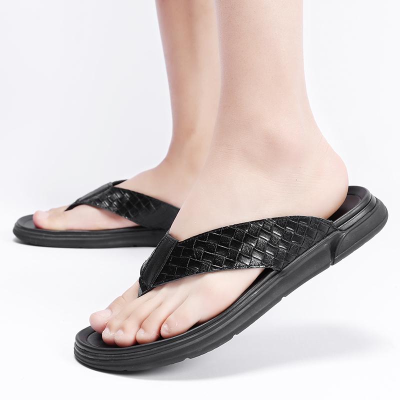 2024 Новое поступление Летние мужские шлепанцы Модные пляжные тапочки Мужские нескользящие туфли на толстой подошве на плоской подошве Уличные уличные тапочки