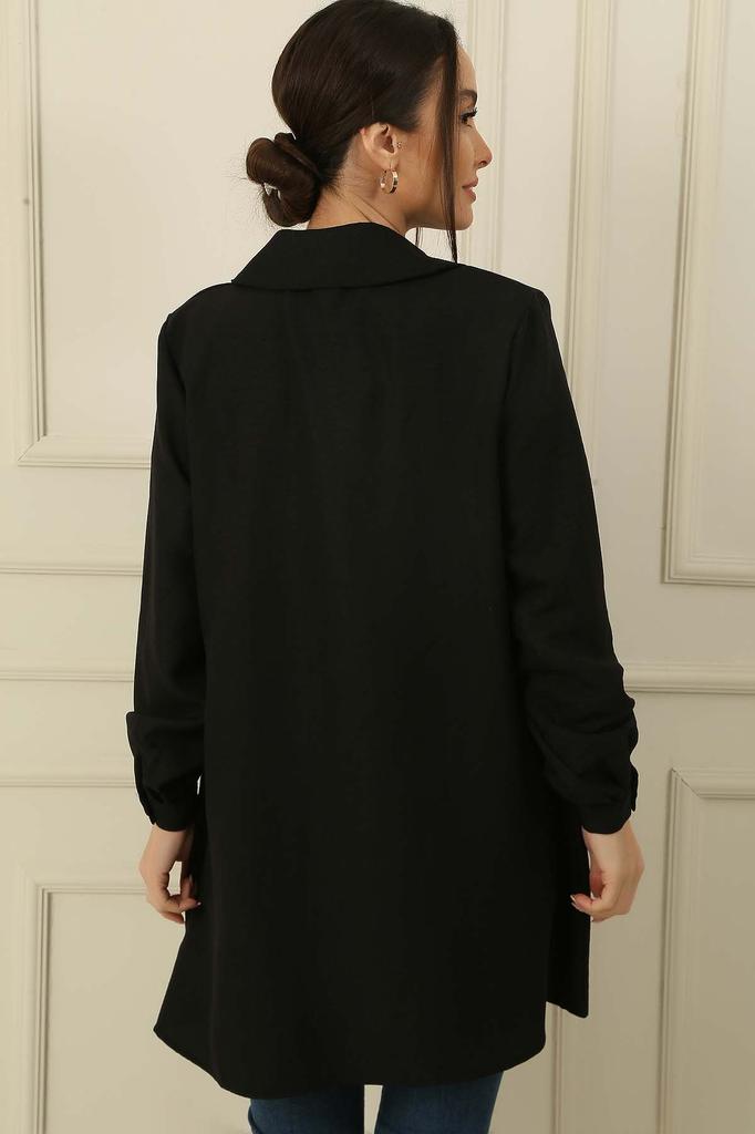 Рубашка со сборками, кокеткой спереди и ожерельем-цепочкой