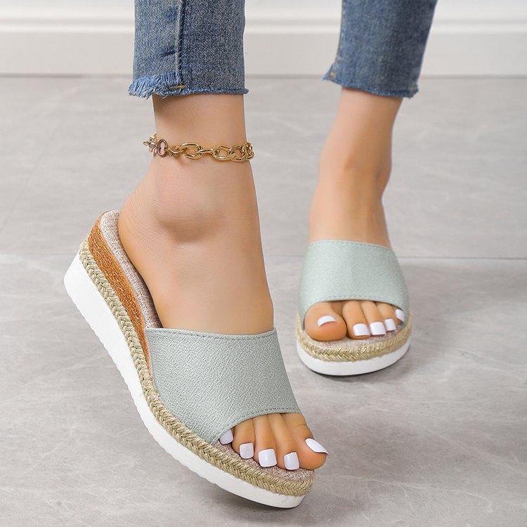 Большие тапочки с наклонным каблуком, новые женские тапочки с открытым носком, однотонные, соломенные, на толстой подошве, большого размера, лето 2024 г.