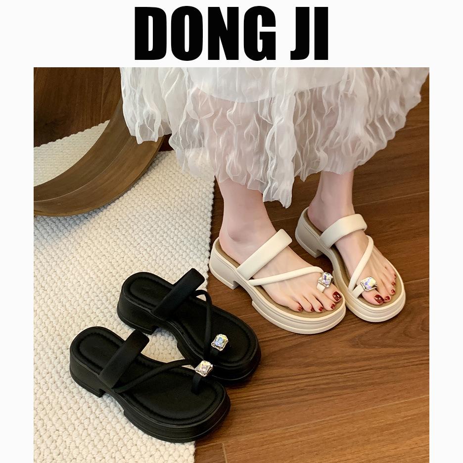 Комплект женских тапочек с острым носком, летняя одежда 2025 г., новые французские толстые шлепанцы, пляжные сандалии, шлепанцы для отдыха на море