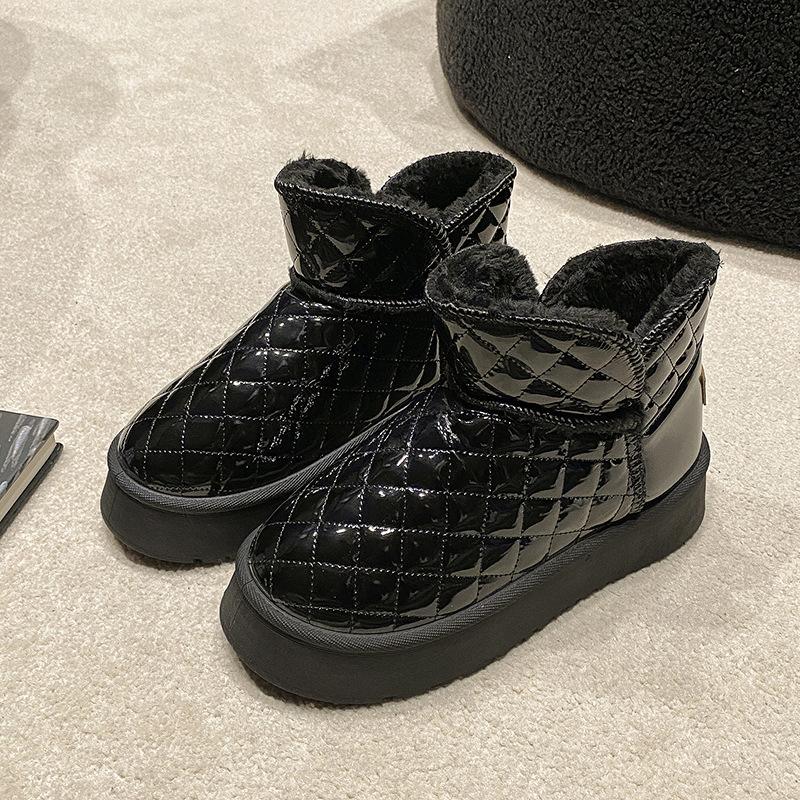 Женские зимние ботинки на толстой подошве, новые, водонепроницаемые и нескользящие, с бархатной подкладкой, утолщенные, в иностранном стиле, теплые хлопковые ботинки, женская обувь в 2024 году