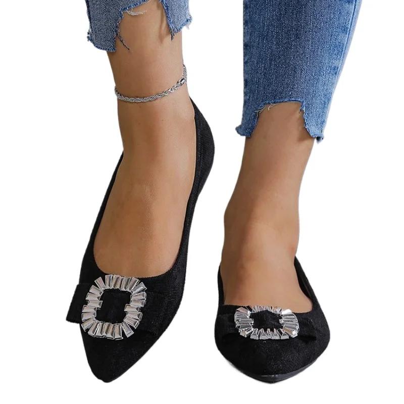 2025 Новая женская обувь Мелкие женские балетки Металлическая отделка Офис и карьера Сексуальный острый носок Большой размер Плоские Низкий каблук