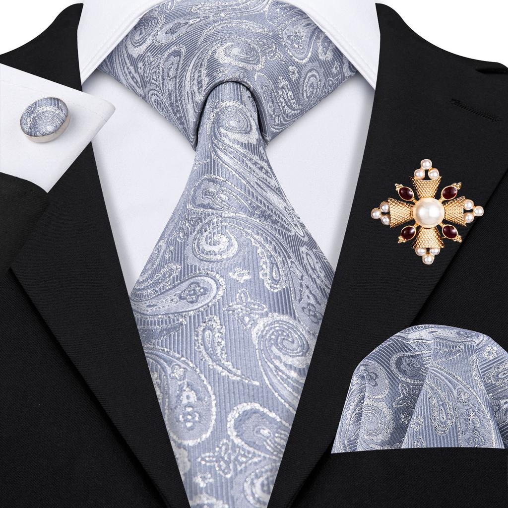 Комплект для мужчин: галстук, брошь и карманный платок