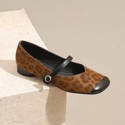 Туфли Мэри Джейн с квадратным носком, женская обувь, осень 2025, новая замшевая модель во французском стиле, темпераментные одинарные туфли для ношения с юбкой