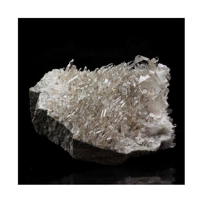 Pierres et Minéraux. Quartz Fumé. 1272.0 ct. Les Deux Alpes, Oisans, France.