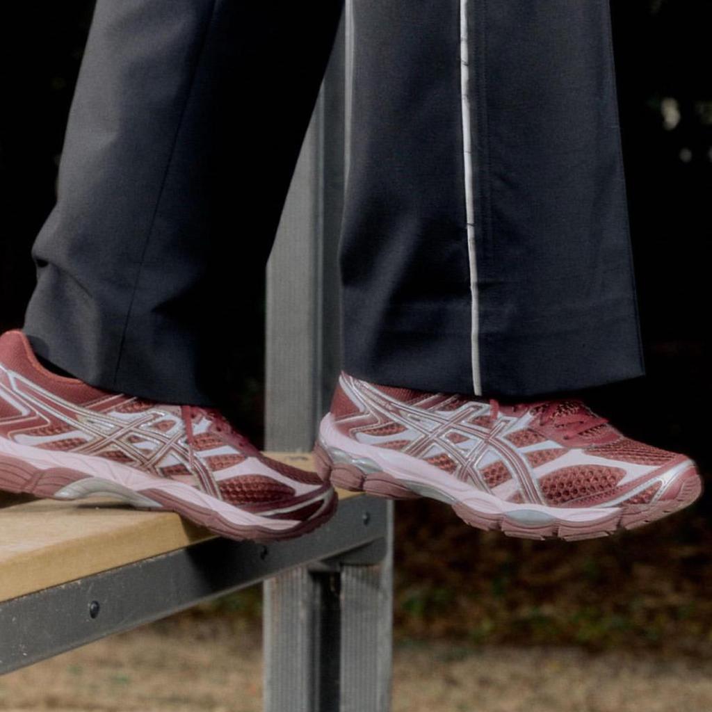Asics Гель Cumulus 16 Порт Роял Розовый Унисекс Кроссовки Красный 1203A733-600