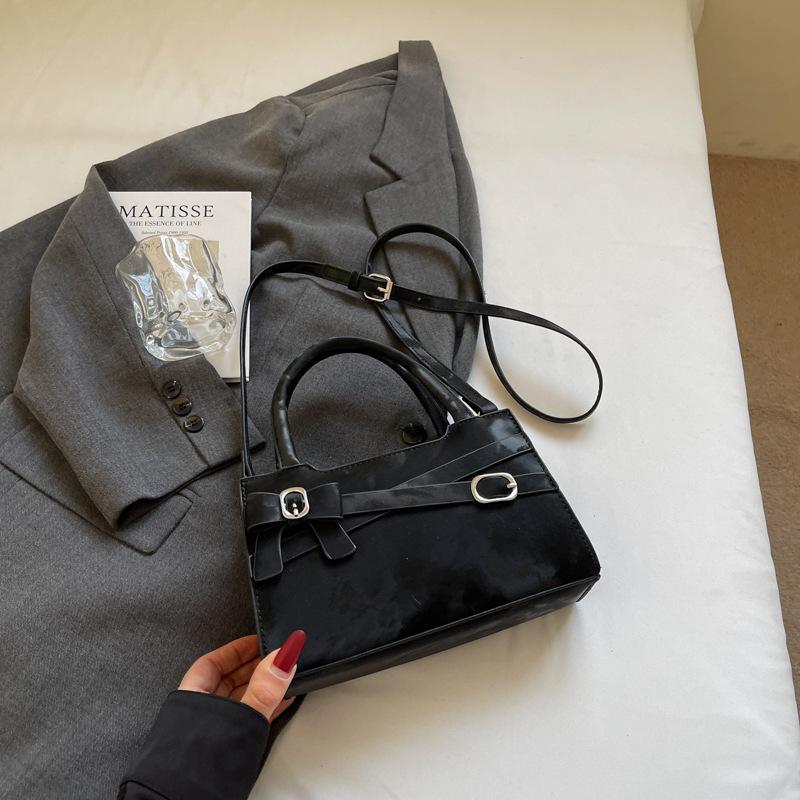 Премиальная сумка в иностранном стиле женская 2025 новая простая нишевая дизайнерская сумка через плечо, сумка-мессенджер, модная портативная сумка-тоут