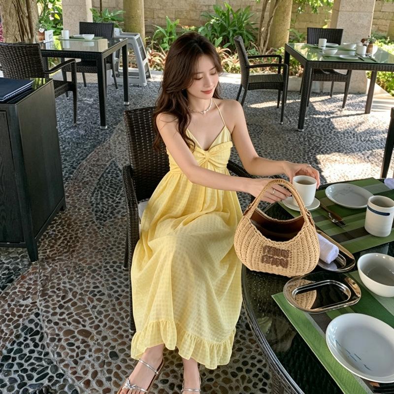 2026 новый летний светло-желтый клетчатый платье на holidays в стиле backless, dopamine island beach платье с вырезом на шее
