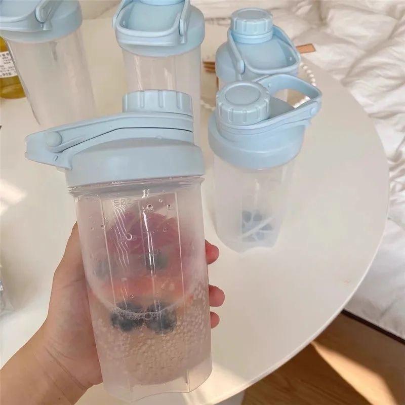 Large Capacity Plastic Shaker Cup Protein Powder Shake Mixing Cup Outdoor Fitness Scale Sports Cup Handle Screw Cap