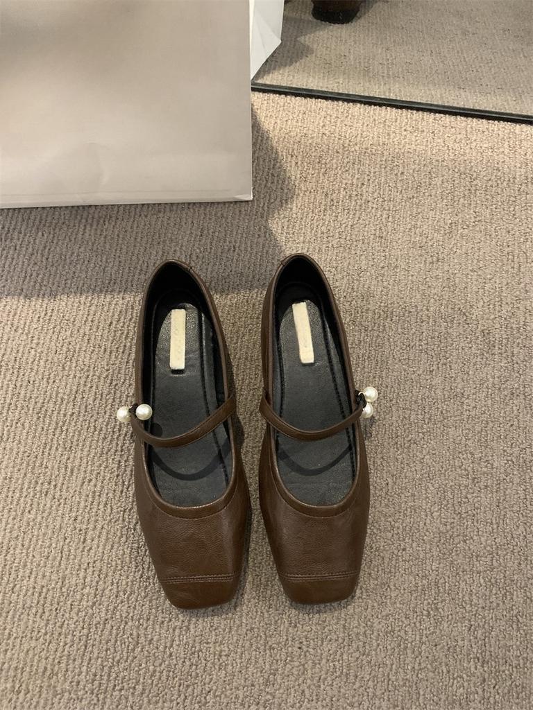 2024 Весна и Осень Новые Туфли Мэри Джейн в стиле ретро Туфли женские Light Mouth Туфли на плоской подошве с одним словом Pearl Туфли на французском языке Temperament Single