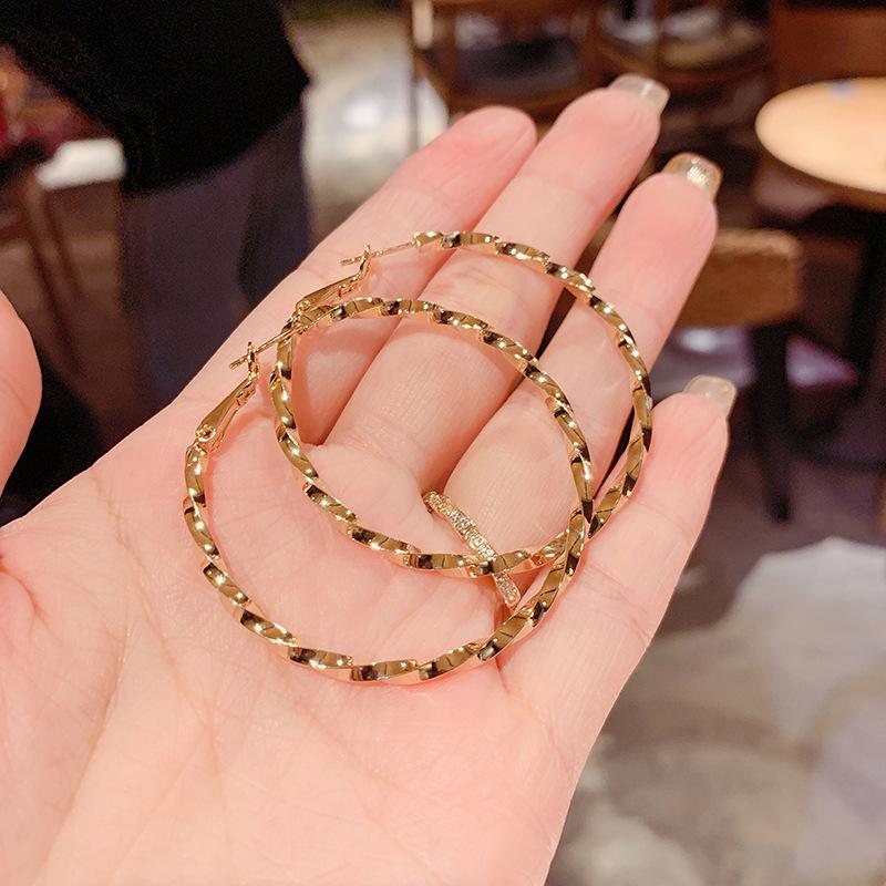 Trendy Gold Color Hoop Earring Women Personality Circle Earring Bridal Jewelry Gift Party Earrings