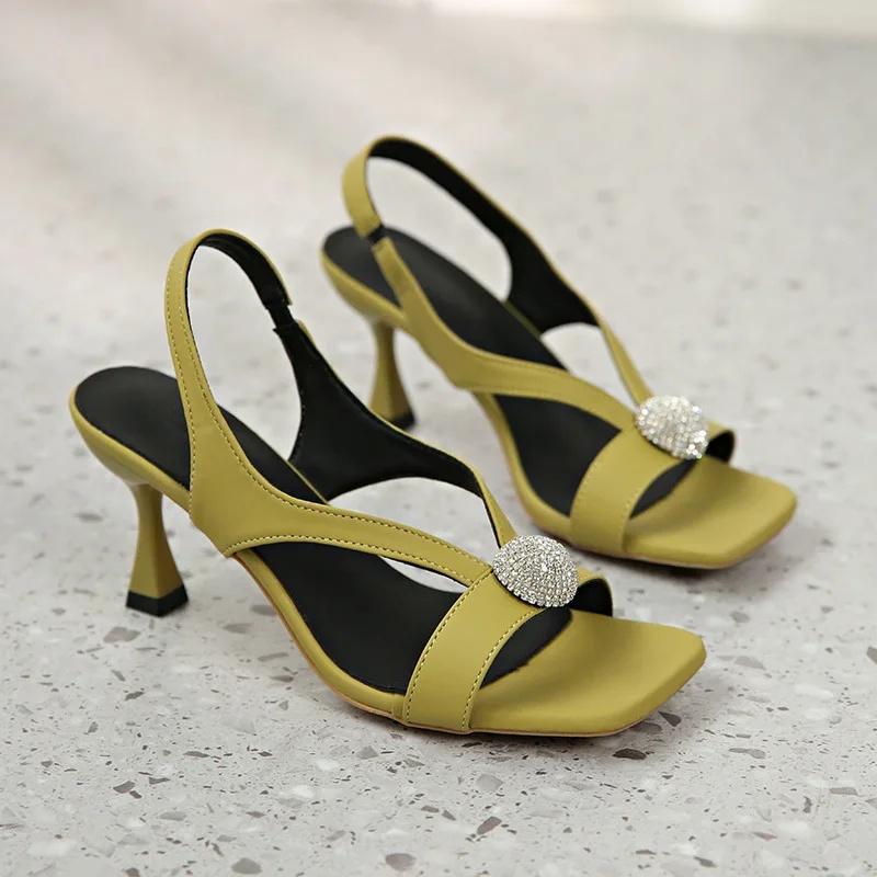 Женские босоножки на высоком каблуке Летняя новая мода Фея Верхняя одежда Тонкий каблук Открытый носок Резиновая подошва Квадратный носок Искусственная кожа