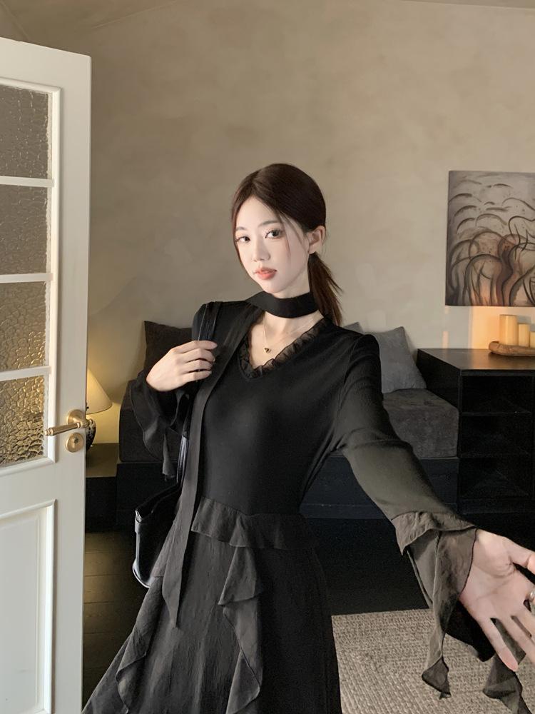 Plus Size Hepburn-Style V-Neck Ruffle Dress for Women - Elegant Autumn Slimming Black Dress