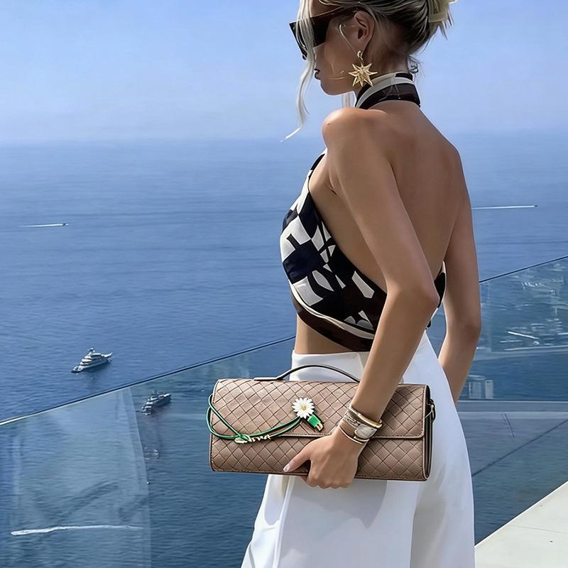 Трансграничная новая плетёная сумка, высококачественный замок-ромашка, сумка-багет, ручная вечерняя сумка, портативная сумка-мессенджер женская