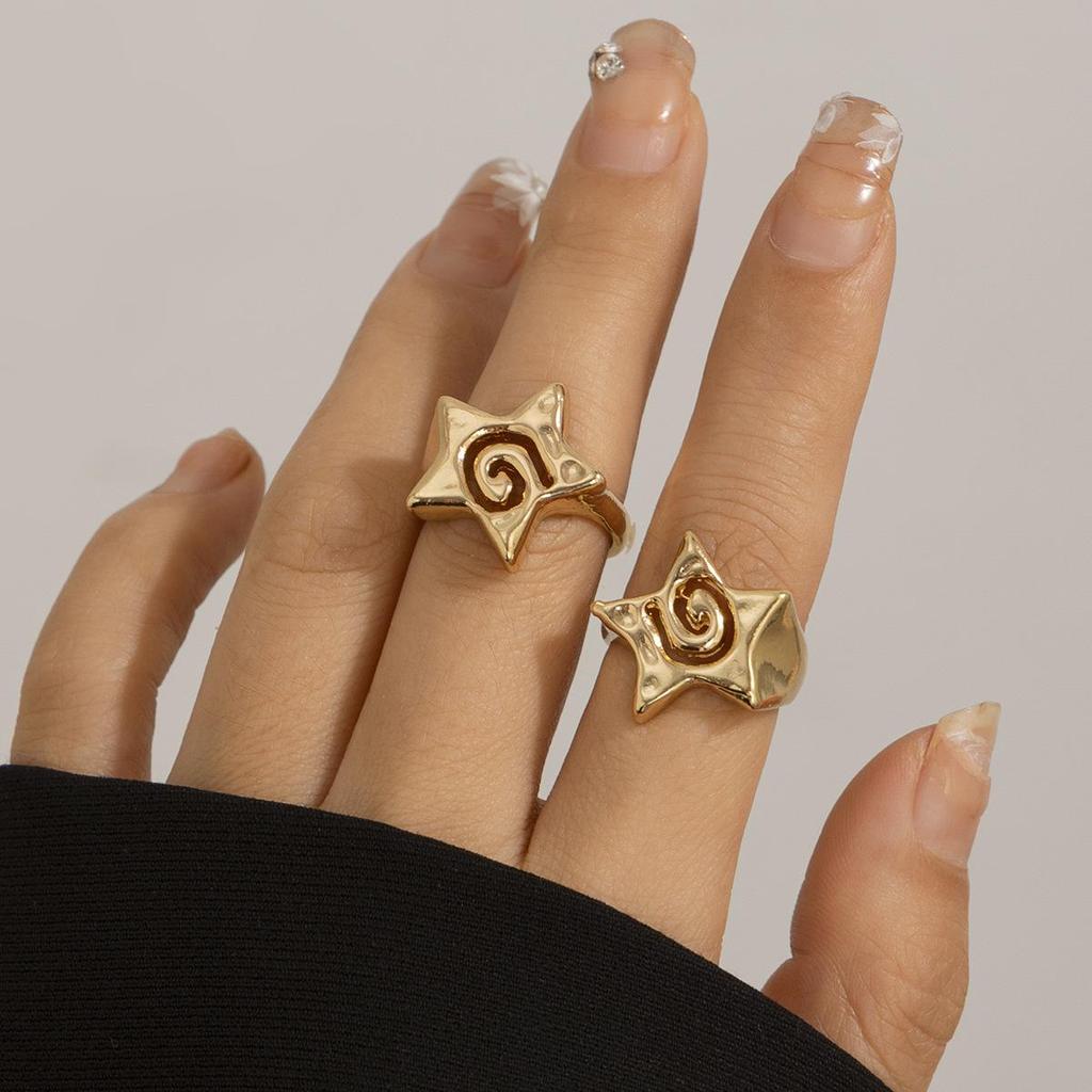 Minimalist European-American Star Ring with Open Design and Spicy Beauty - Niche Three-Dimensional English Letter Jewelry
