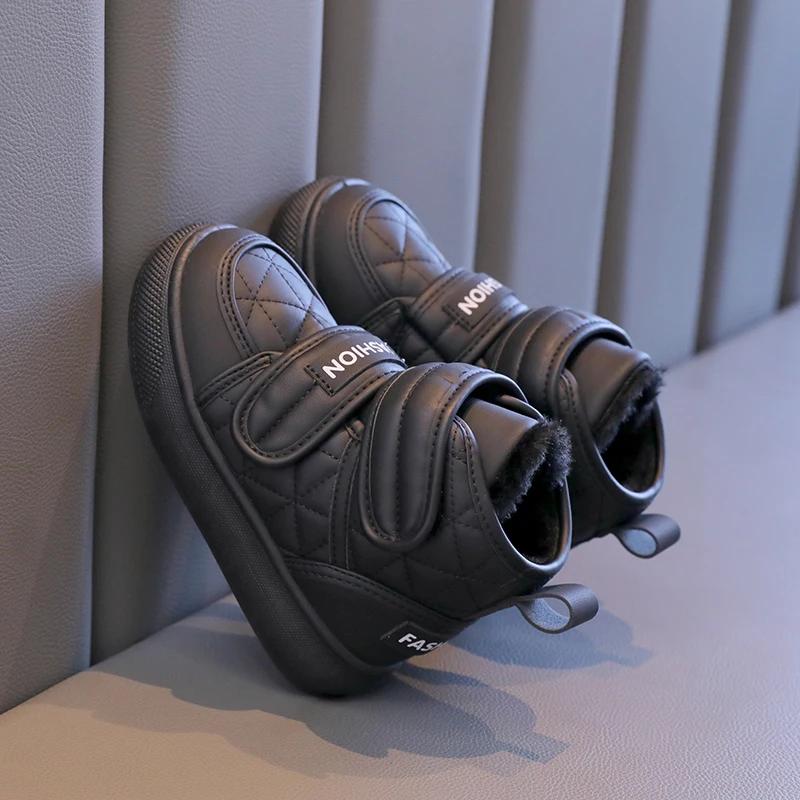 2024 Детские короткие хлопковые ботинки для девочек, зимняя новая мода в корейском стиле, мягкие, удобные, нескользящие, универсальные, теплые ботинки