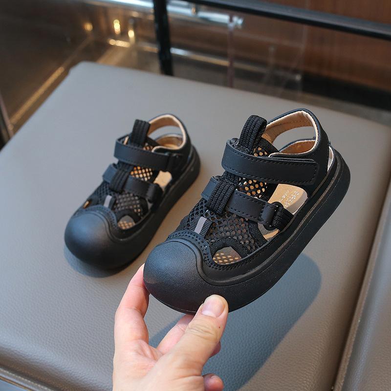 Детские спортивные сандалии 2024 года, новые детские повседневные сандалии с вырезами, летняя мода для мальчиков и девочек, сетчатые пляжные сандалии в стиле пэчворк, черные, бежевые